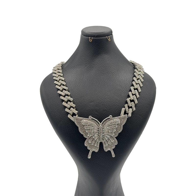 گردنبند فول نگین پروانه