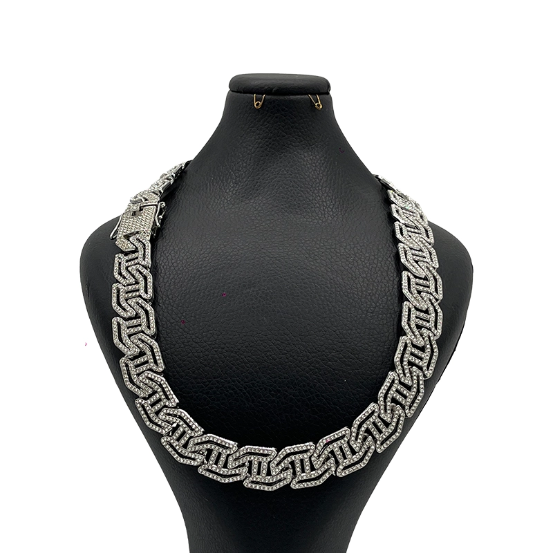 گردنبند نگین دار ورساچه