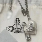 گردنبند مدل ویوین وست وود و قلب سنجاق
