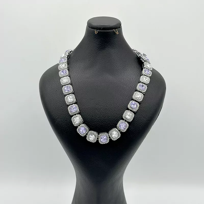 گردنبند چِین تنیسی رنگ بنفش سفید