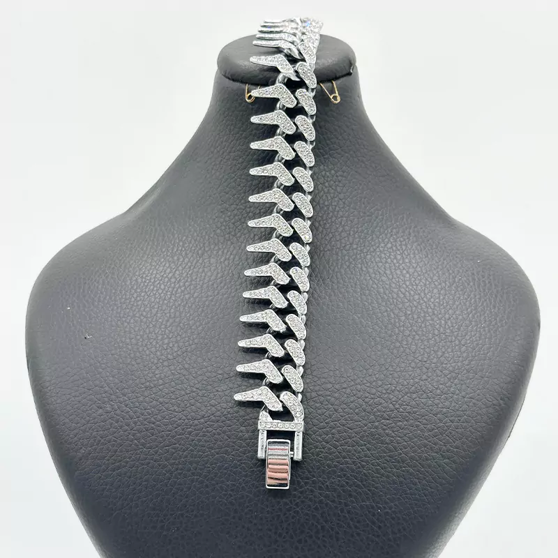 دستبند فول نگین کد 7 دستبند فول نگین کد 7