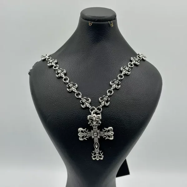 گردنبند کروم هارتز کد 12 Chrome Hearts