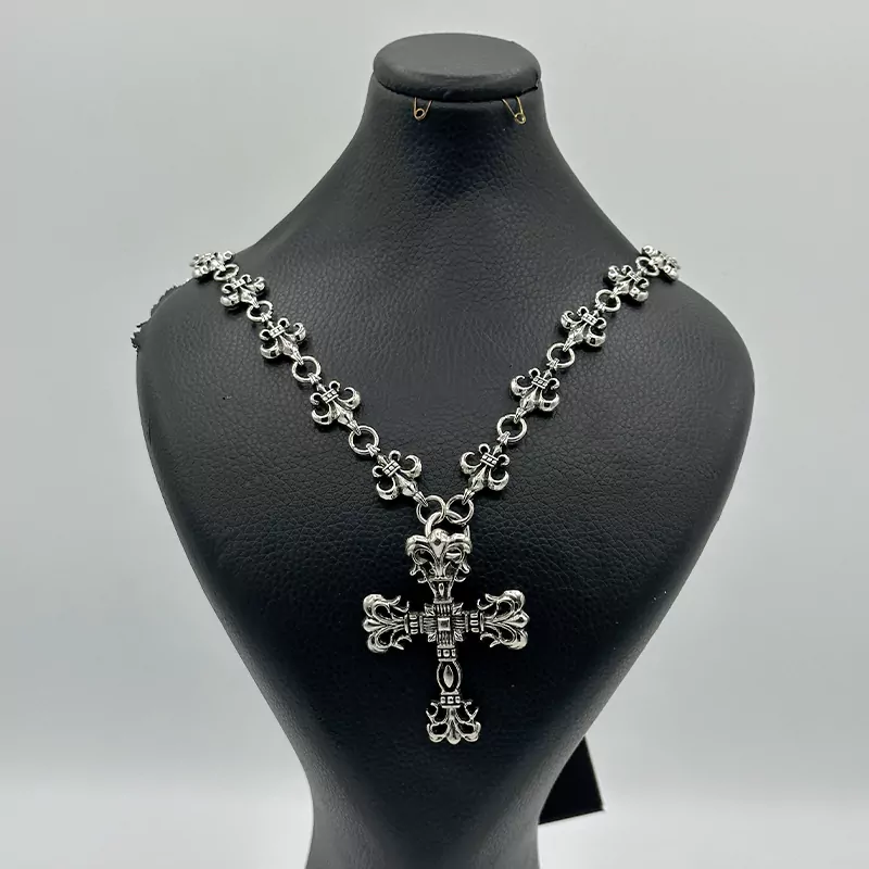 گردنبند کروم هارتز کد 12 Chrome Hearts