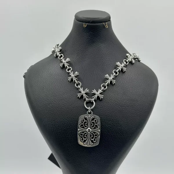 گردنبند کروم هارتز کد 15 Chrome Hearts