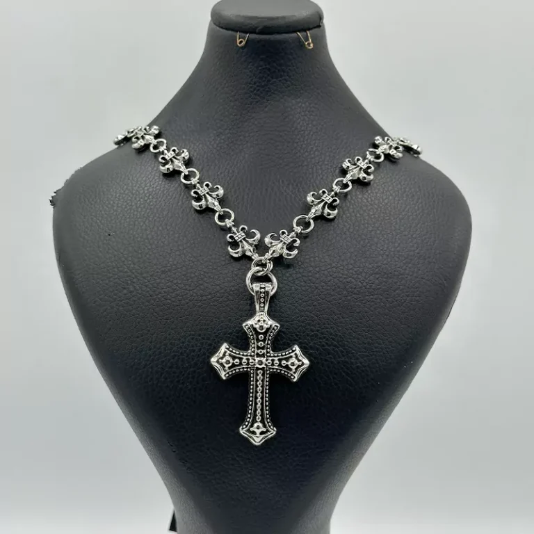 گردنبند کروم هارتز کد 16 Chrome Hearts