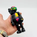 فیگور مجسمه کاوز Kaws 3